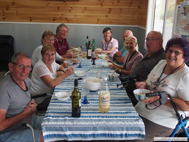 Ten stayers on Sunday night complete the weekend